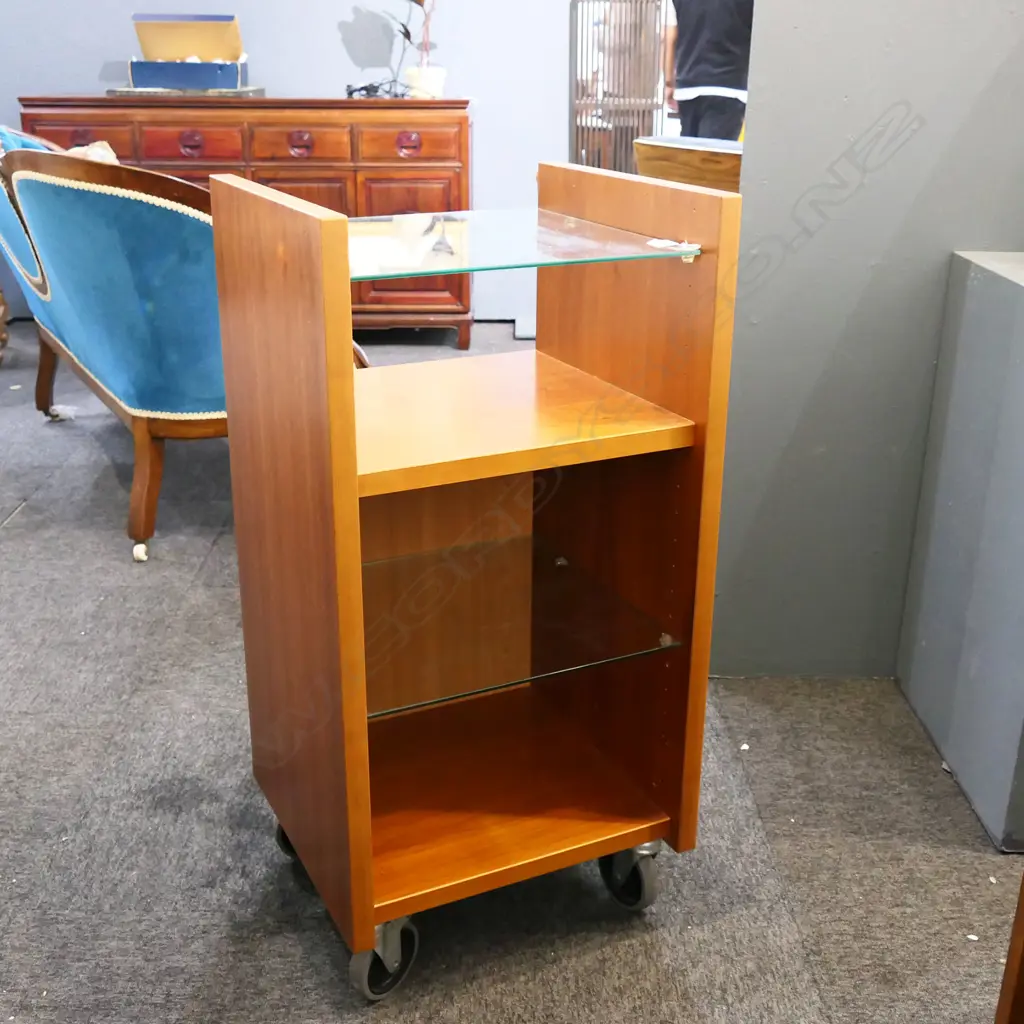 MODERN TROLLEY w. GLASS SHELVING ON CASTORS 440x390x910mm Image 1++