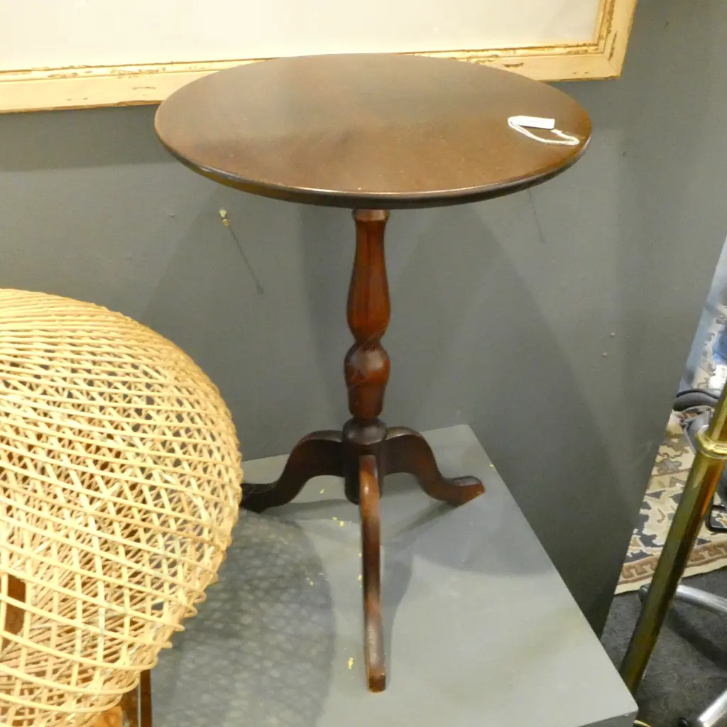 WINE TABLE Dia.370 H.560mm Image 1++