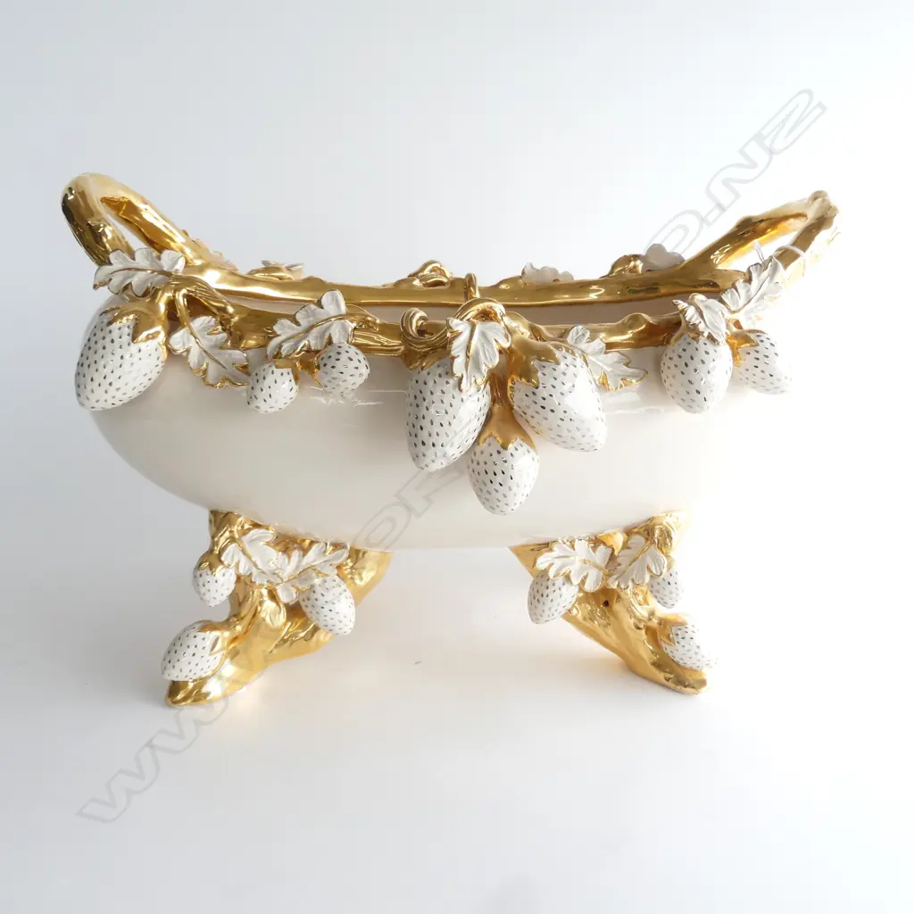 LG GILDED CERAMIC BOWL w. STRAWBERRY DECORATION W.450mm Image 1++