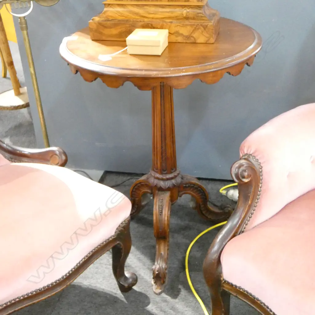 VICTORIAN MAHOGANY SIDE TABLE C.1870 H.730mm, 585mm dia Image 1++