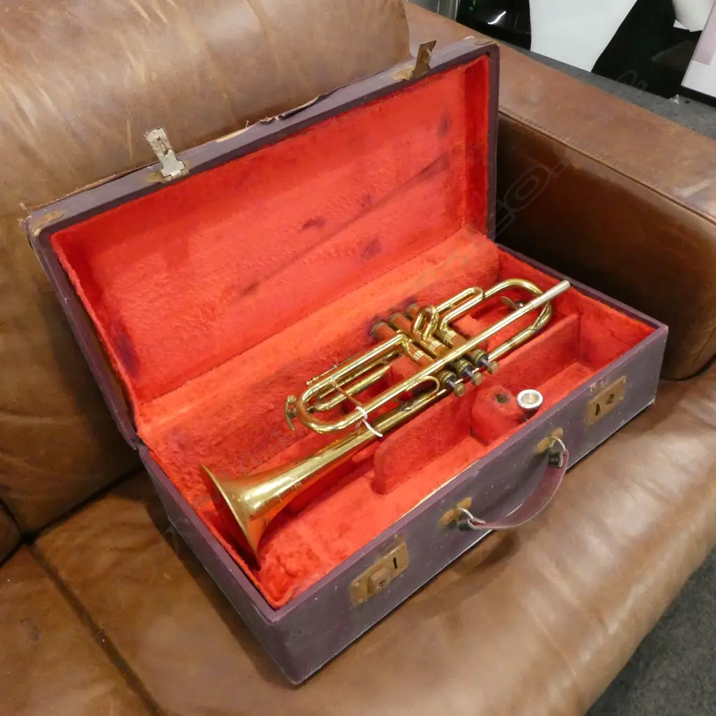  VINTAGE ZENITH BRASS TRUMPET + CASE Image 1++
