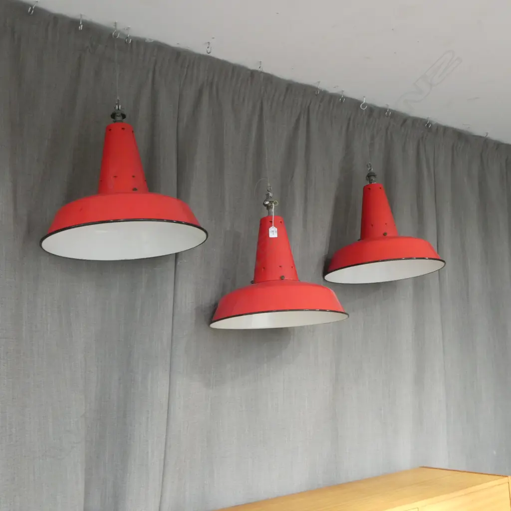 3 BTE SGDG REFLECTO LUX INDUSTRIAL ENAMEL PENDANT LIGHTS Image 1++