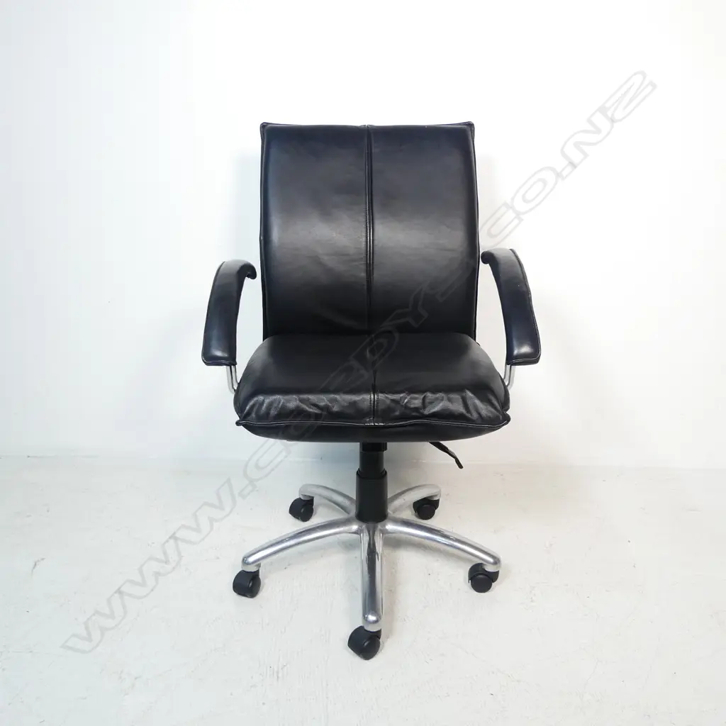 BLACK LEATHER LOOK OFFICE CHAIR (HEAVY) Image 1++