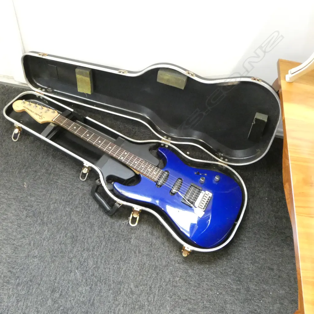 ELECTRIC GUITAR; SQUIRE STAGEMASTER, CASED Image 1++
