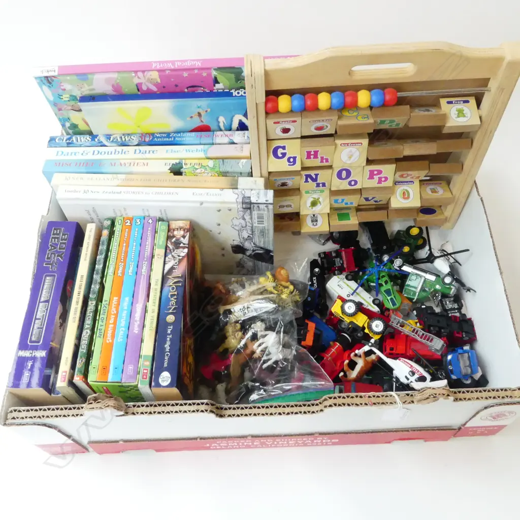 BOX – TOY CARS, TOY ANIMALS, CHILDREN’S BOOKS & WOODEN TOY Image 1++