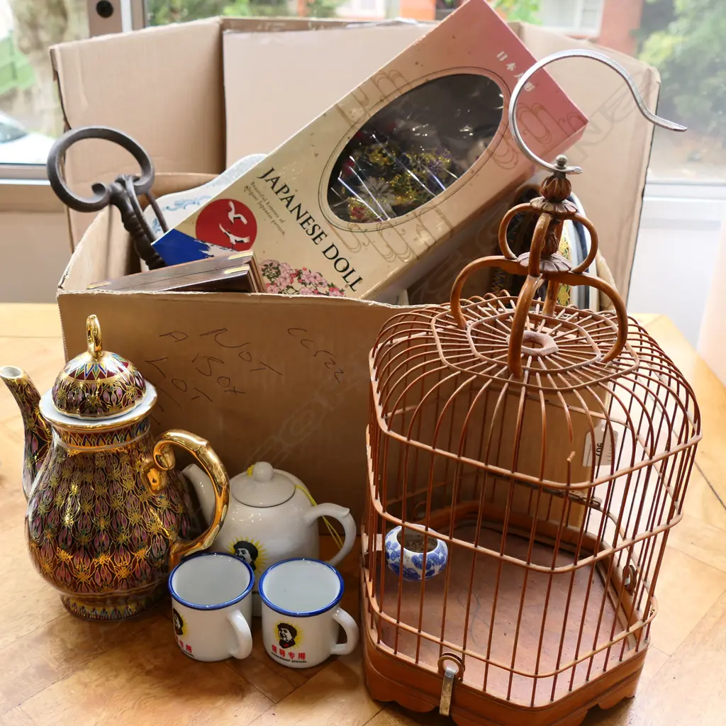 BIRD CAGE, JAPANESE DOLL (BOXED), CERAMICS ETC Image 1++