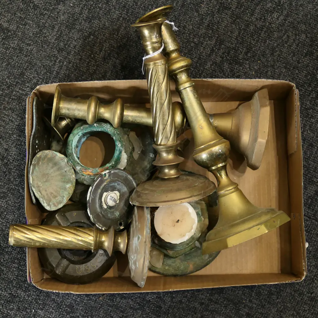 4 OLD BRASS CANDLESTICKS + 2 BRASS THREADING FITTINGS used as candle stands + 4 brass fittings + Bakelite USSCo ashtray Image 1++
