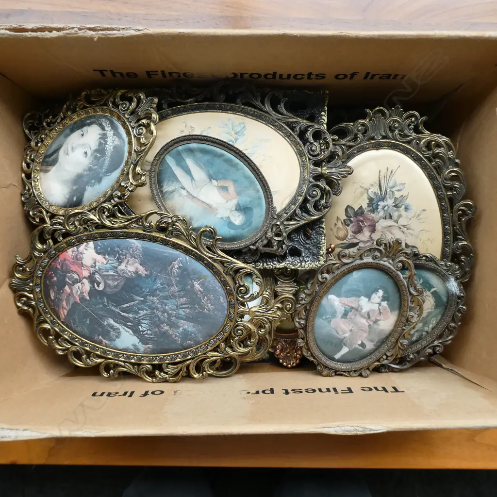 SILK PICTURES (37 APPROX) Image 1++