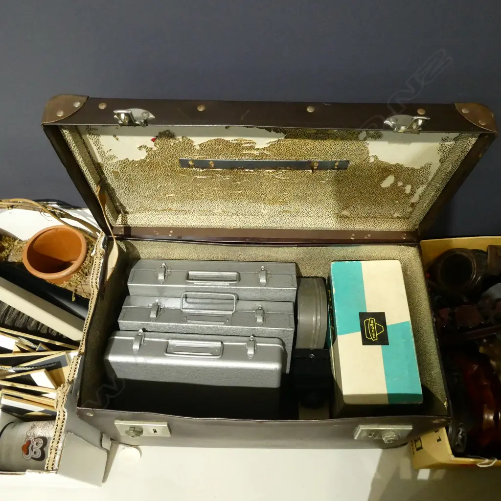 MINOLTA PROJECTOR + ASST. FILM, CASED Image 1++