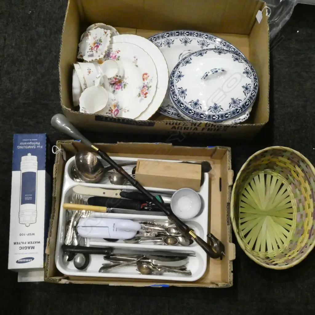 ASST CUTLERY Incl. SHOE HORN & ASST ROYAL CROWN DERBY Image 1++
