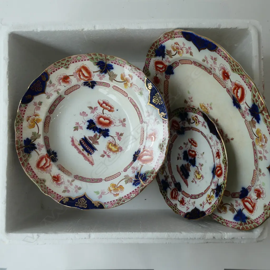VICTORIAN PART DINNER SERVICE Image 1++
