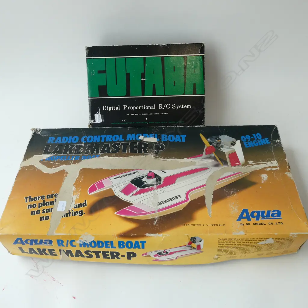 RADIO CONTROL MODEL BOAT; AQUA LAKE MASTER P + FUTABA DIGITAL PROPORTIONAL R/C SYSTEM, BOTH BOXED Image 1++