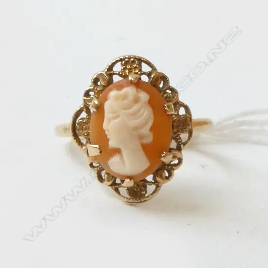 9ct GOLD CAMEO RING 1.8grm SIZE M