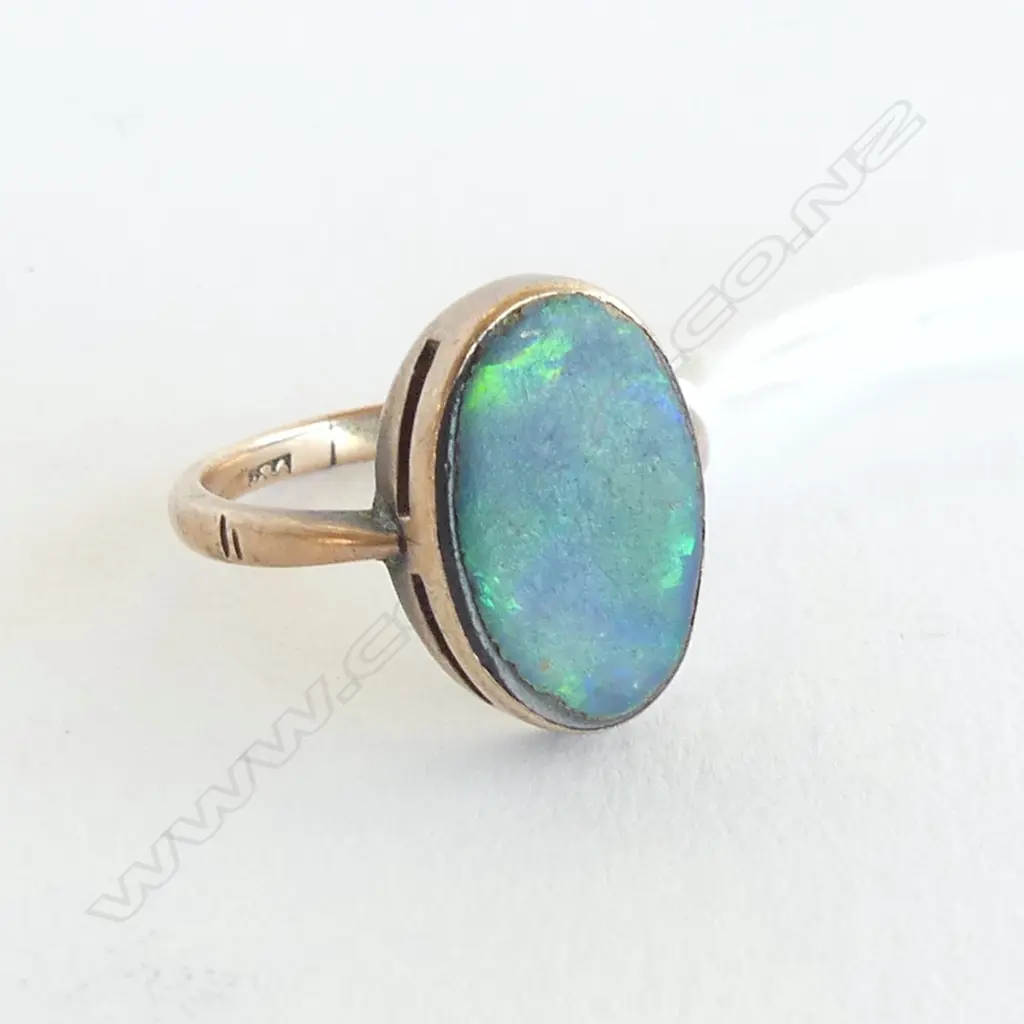 9ct GOLD ESTATE OPAL doublet RING 2.7gms SIZE L Image 1++