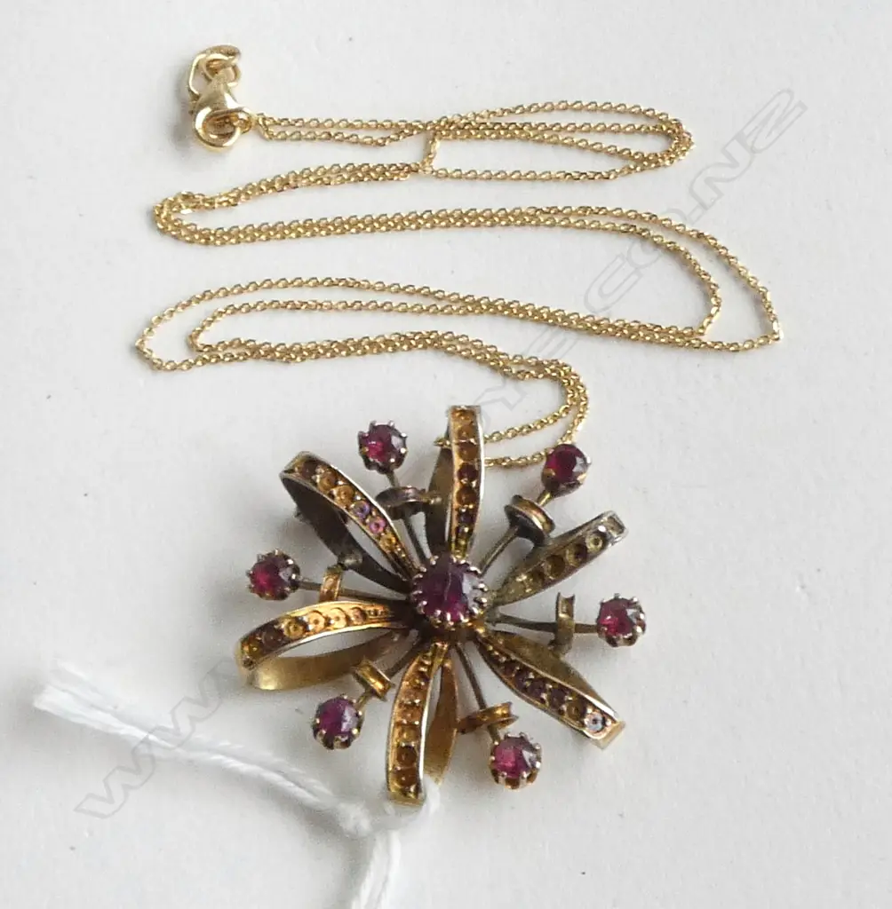 9ct ALMANDINE? GARNET PENDENT; GOLD CHAIN, SOME STONES MISSING, 5.5grms Image 1++