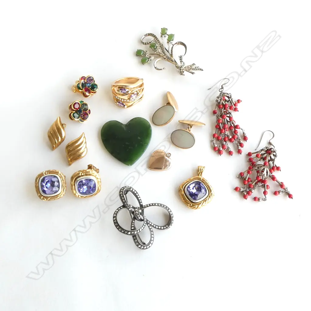 ASST. COSTUME JEWELLERY Incl. 9ct GOLD 1/2 HEART PENDANT 0.95gms & GREENSTONE HEART PENDANT Image 1++
