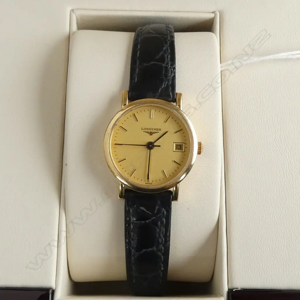 LONGINES LE GRAND CLASSIC 18CT GOLD LADIES WRISTWATCH QUARTZ MOVEMENT IN WORKING CONDITION 14.87gms (including movement) Image 1++