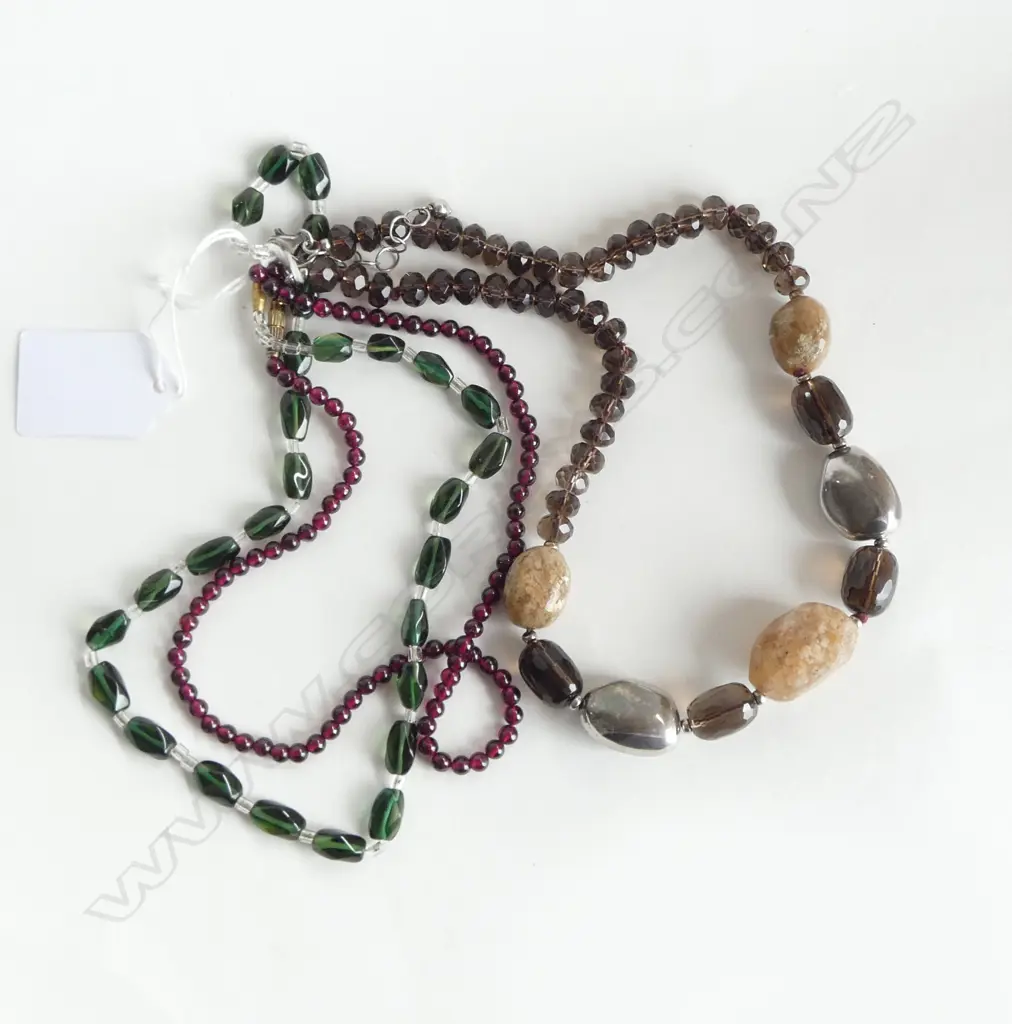 1 GARNET & 1 SMOKEY QUARTZ NECKLACES w. OTHER (3), LONGEST L.235mm Image 1++