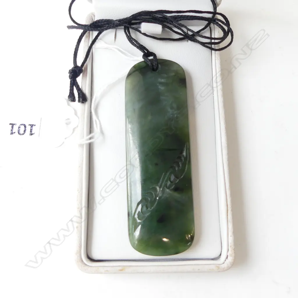 NZ POUNAMU HEI TOKI; Carving to once side, L.80mm Image 1++