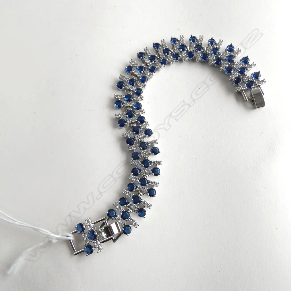 BLUE & WHITE STONE COSTUME BRACELET, NEW Image 1++