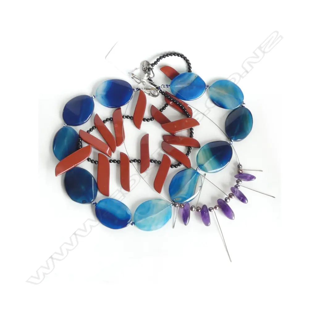 STAINED & POLISHED AGATE NECKLACE w. 2 OTHERS Image 1++