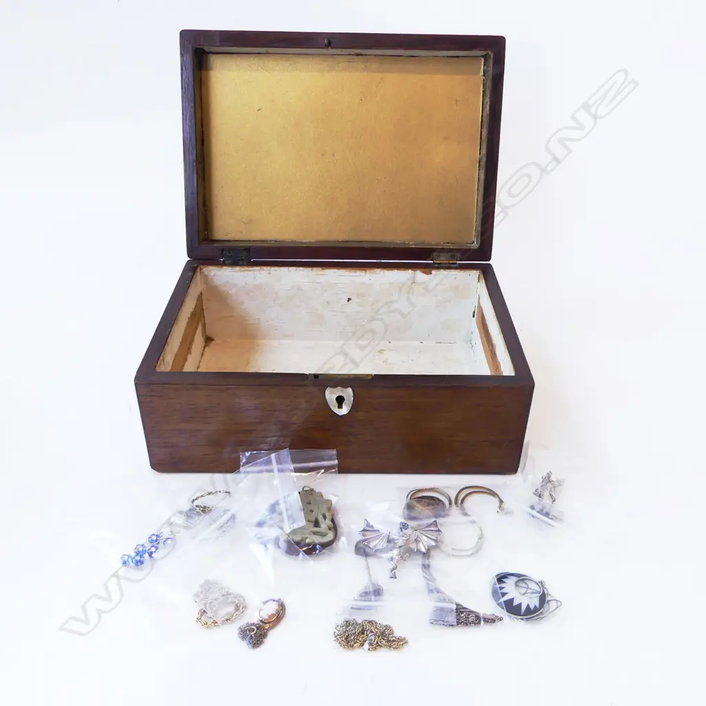 VICT ROSEWOOD TRINKET BOX L250MM & CONTENTS S/SILVER JEWELLERY COSTUME JEWELLERY SMALL GOLD 9ct CAMEO PENDANT 3.1gms ETC Image 1++