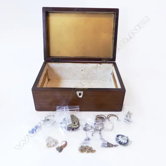 VICT ROSEWOOD TRINKET BOX L250MM & CONTENTS S/SILVER JEWELLERY COSTUME JEWELLERY SMALL GOLD 9ct CAMEO PENDANT 3.1gms ETC