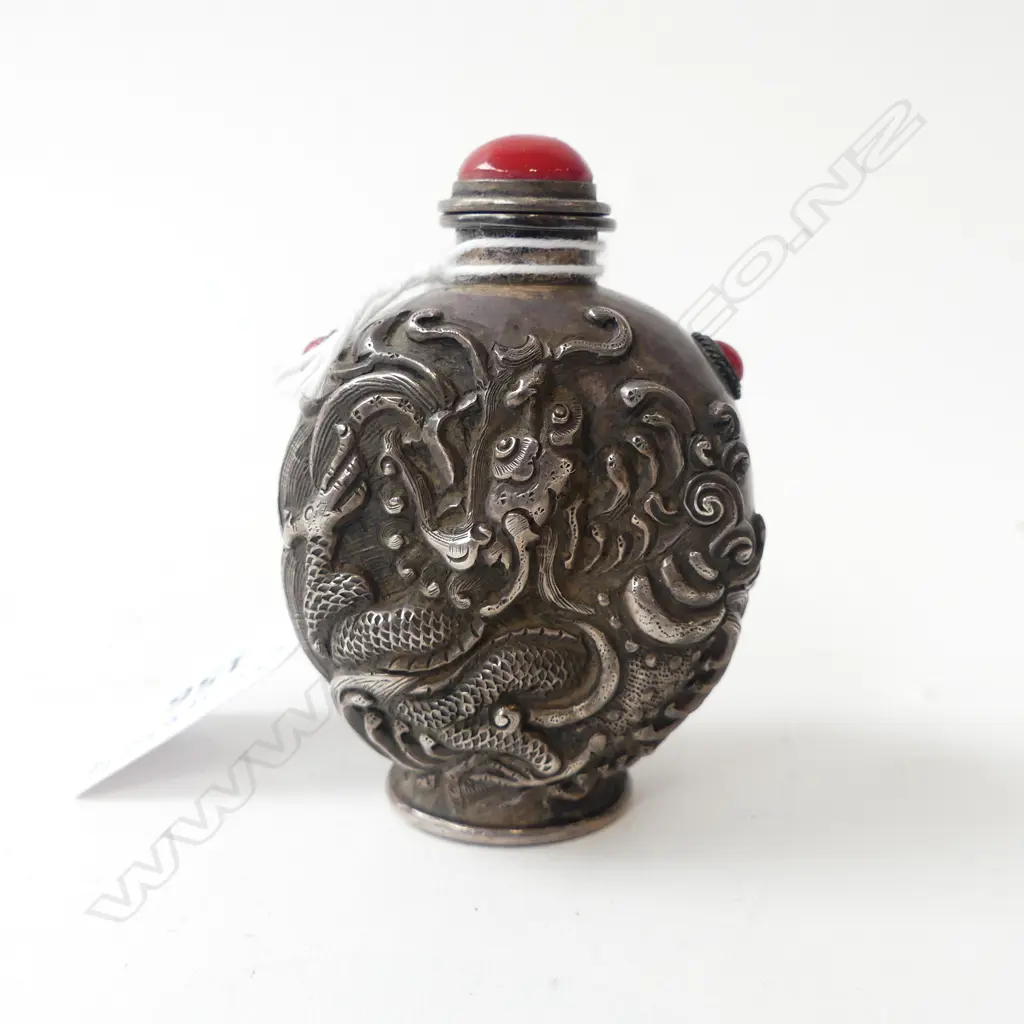 ORIENTAL SILVER SNUFF BOTTLE H.70mm w. DRAGON DESIGN Image 1++