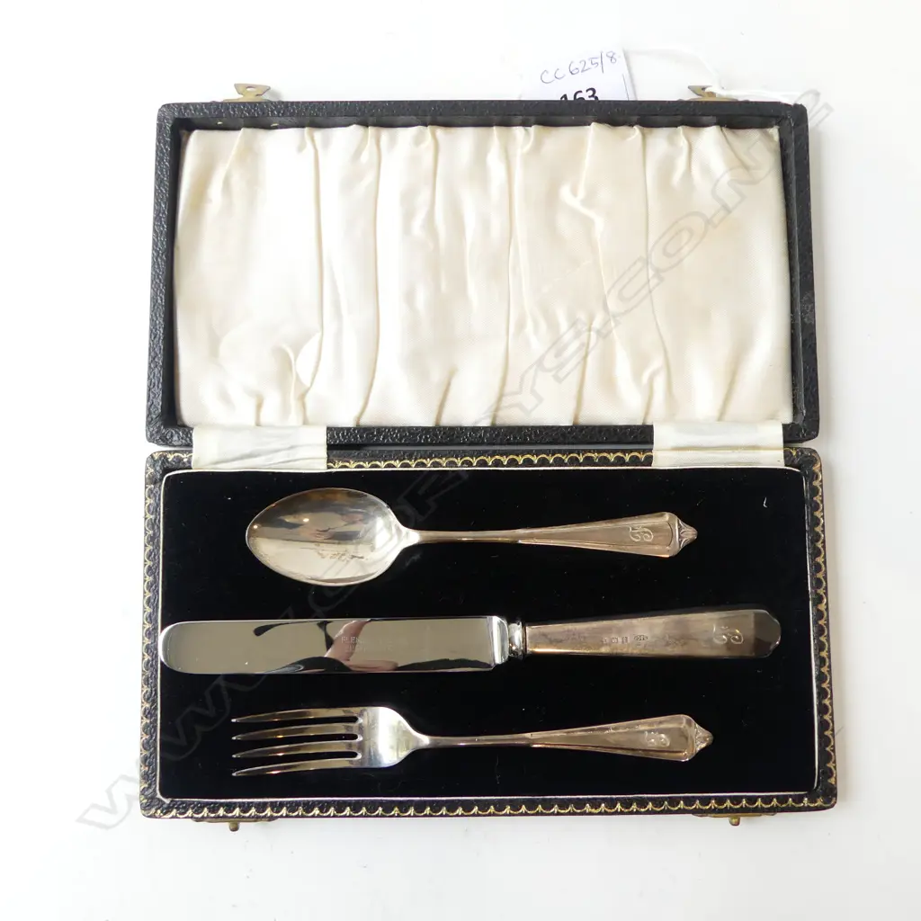 3 PCE STG SILVER CHILDS CUTLERY SET, CASED Image 1++
