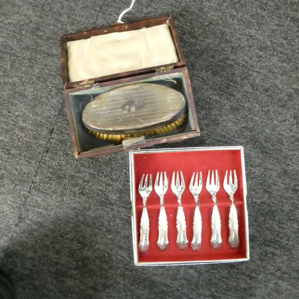 6 900 SILVER FORKS 66grms + STG BRUSH, BOXED Image 1++