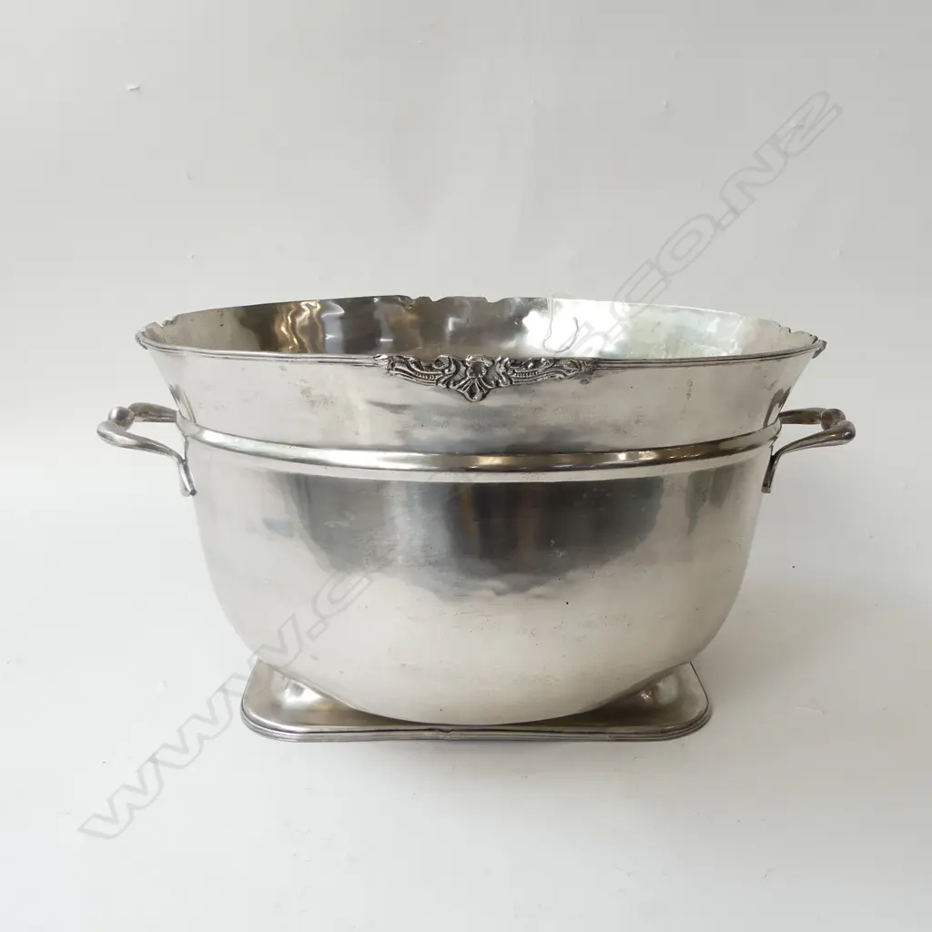 LARGE PEWTER CHAMPAGNE DRINKS BUCKET, L.380MM H.215MM Image 1++