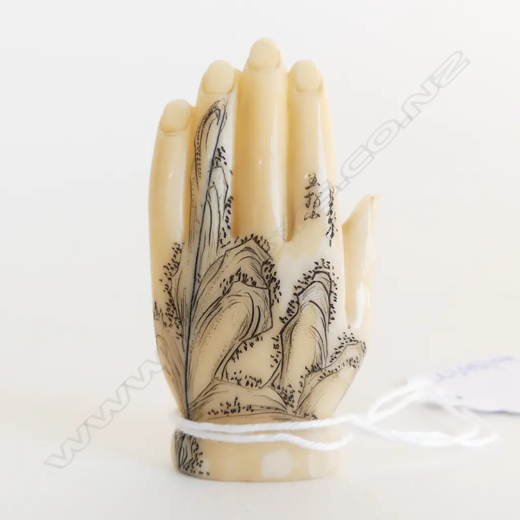 SIGNED IVORY NETSUKE MONKEY GOD IN HAND H50MM Image 1++