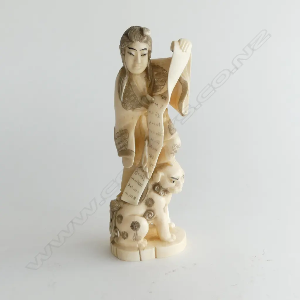 JAPANESE MARINE IVORY  FIGURE STANDING ON FOO DOG H185MM Image 1++