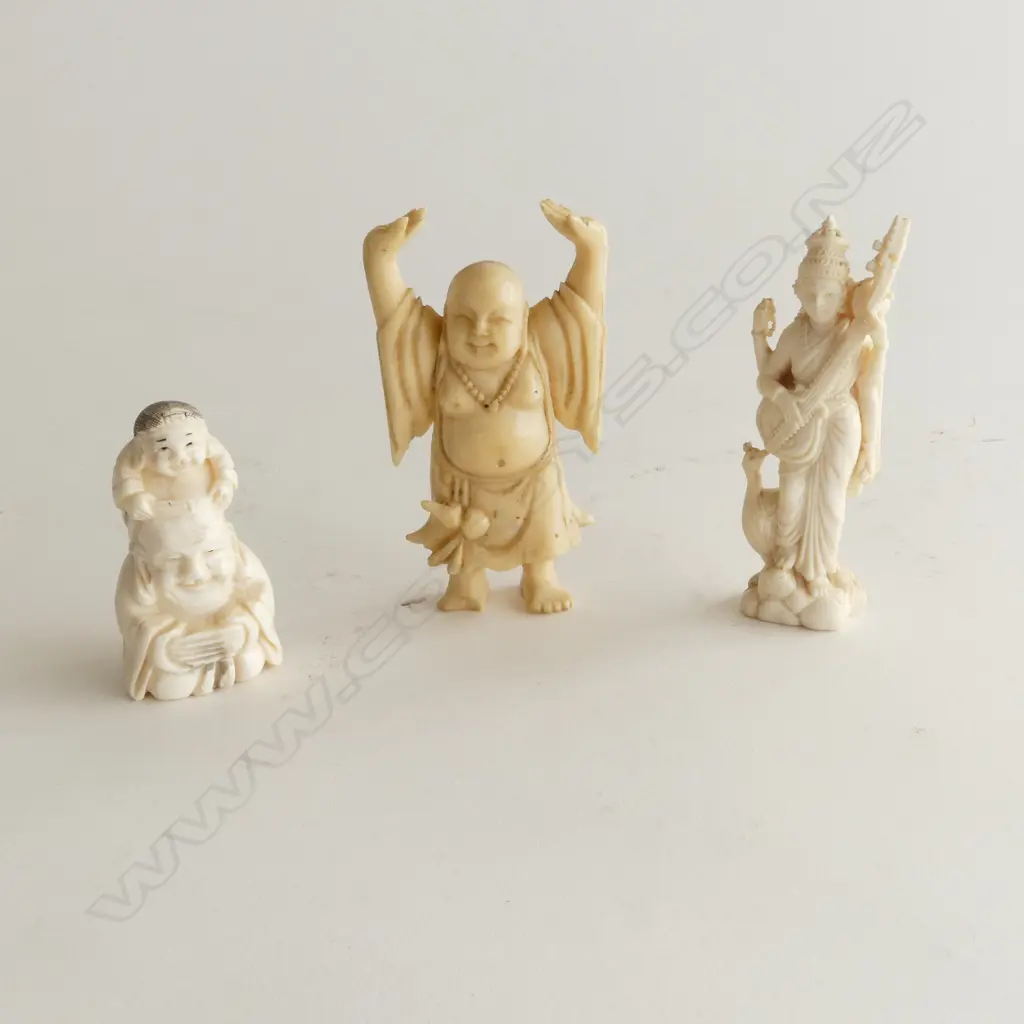 3 SMALL IVORY ORIENTAL FIGURES H 70MM Image 1++