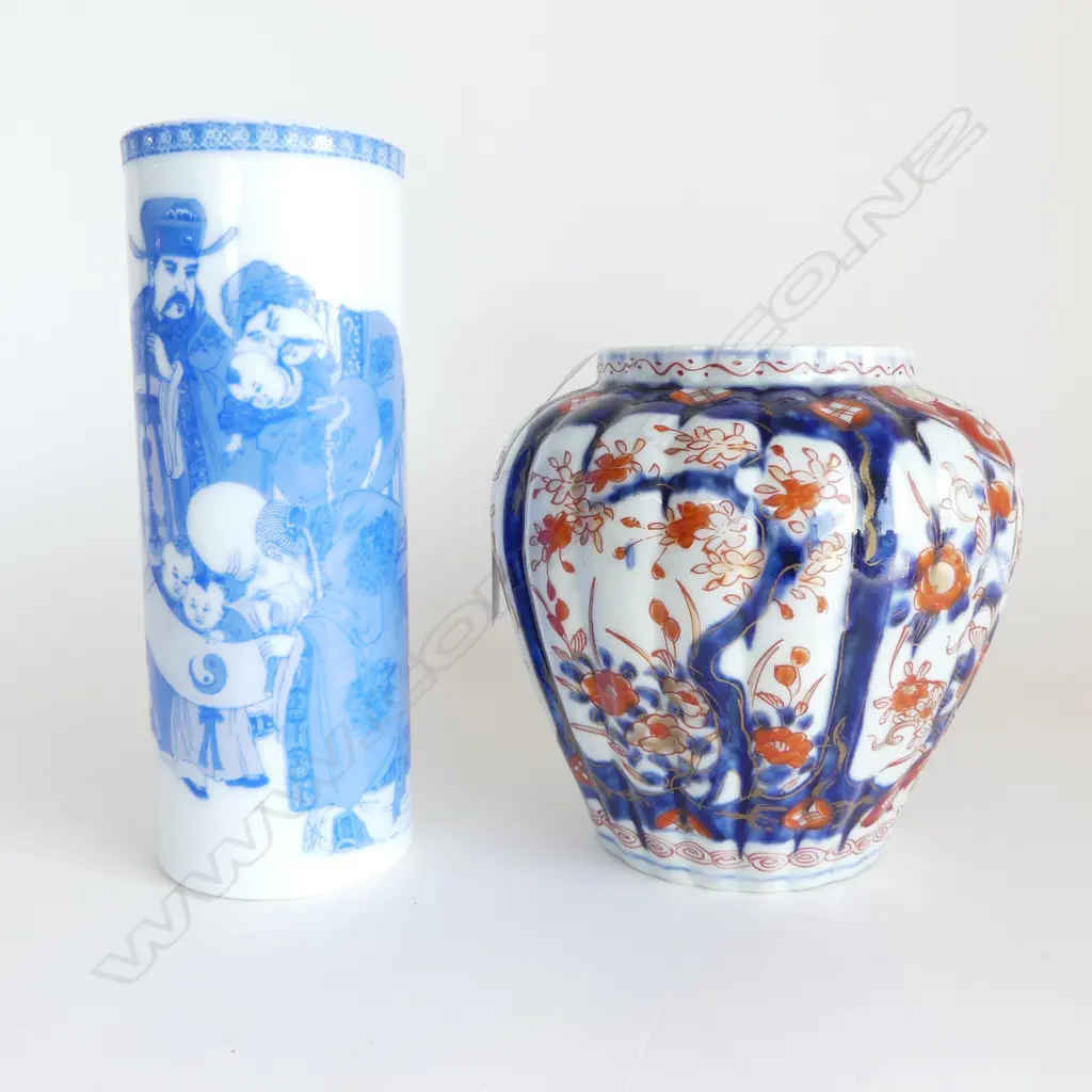 IMARI JAR (NO LID) w. BW VASE H.215mm Image 1++