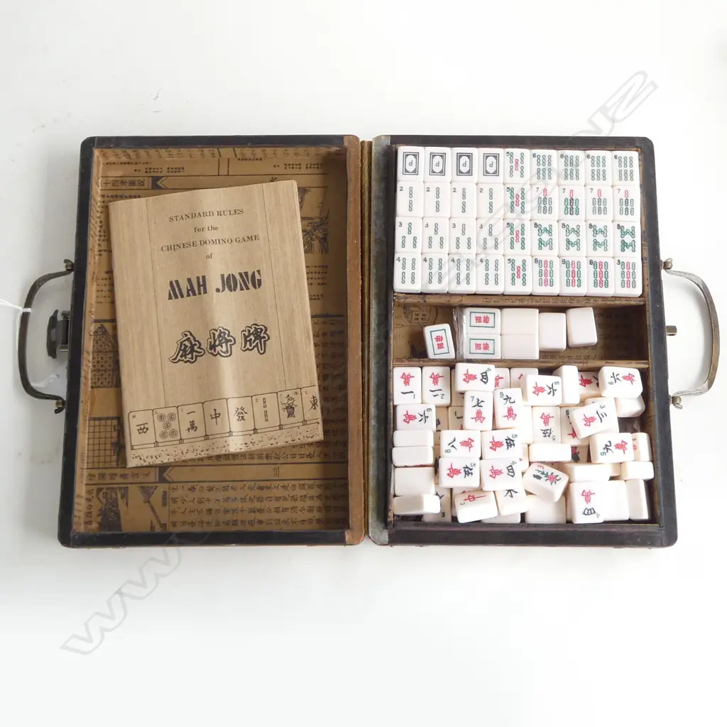 MAH JONG SET IN RED BOX  Image 1++