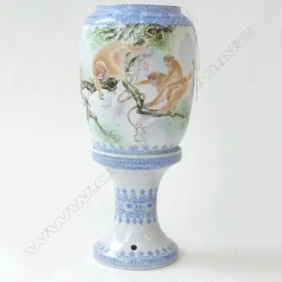 BOXED CHINESE EGGSHELL 2 PCE LAMP