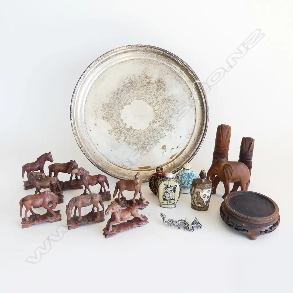 EP TRAY LOT SMALL WOOD ANIMALS SNUFF BOTTLES  WOOD STAND ETC Image 1++
