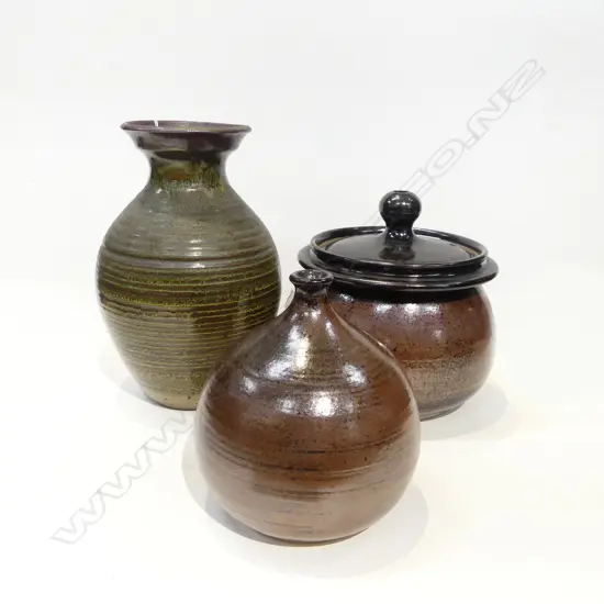 3 PCES NZ POTTERY; 2 RICHARD CADNESS (LIDDED JAR & SPECIMEN), 1 ESTELLE MARTIN CASE, H.240mm