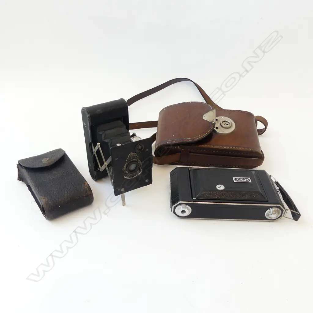 TWO CAMERAS: KODAK CASED VOLENDA 620 & POCKET NO1A Image 1++