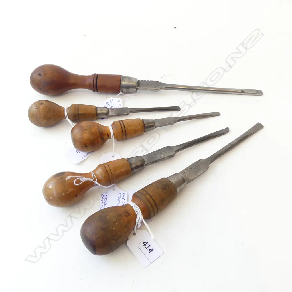 5 VINTAGE ENGLISH MADE SCREWDRIVERS; 2 SIGNAL, W.H. CLAY, SHELLY & OTHER Image 1++