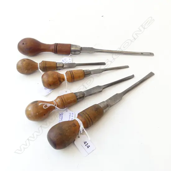 5 VINTAGE ENGLISH MADE SCREWDRIVERS; 2 SIGNAL, W.H. CLAY, SHELLY & OTHER