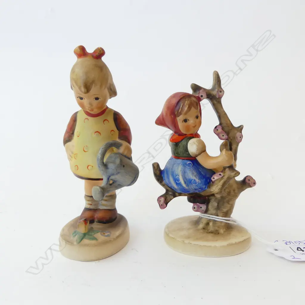 2 HUMMEL FIGURINES H.110mm Image 1++