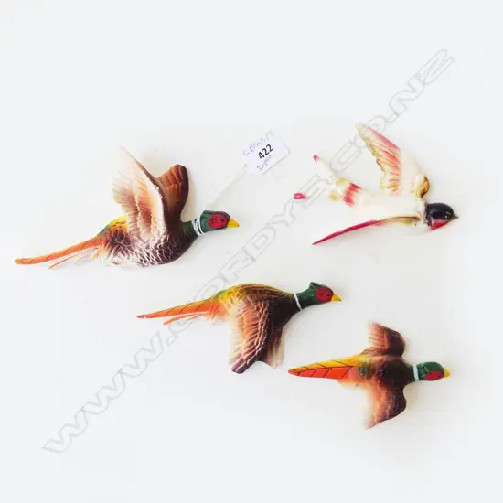 3 FLYING WALL PHEASANTS L.170mm + SWALLOW (CORAL CRAFT NZ)