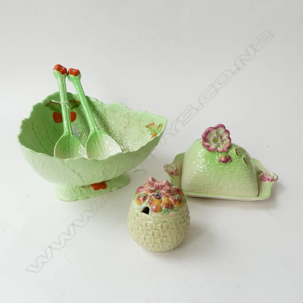 3 PCES GREEN CARLTON WARE; SALAD BOWL & SERVERS (chip), 2 LIDDED CONTAINERS Image 1++