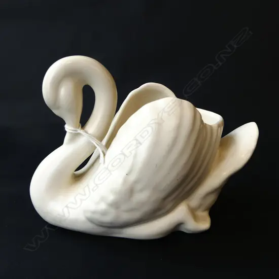 CROWN  LYNN WHITE CHINA SWAN SMALL SIZE L150MM