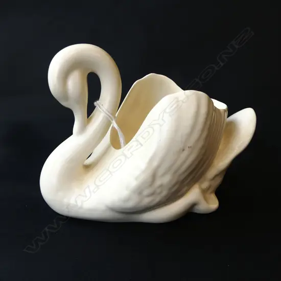 CROWN  LYNN WHITE CHINA SWAN SMALL SIZE L150MM