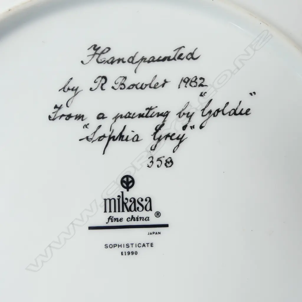 MAORI PLATE ‘HANDPAINTED BY R.BOWLER 1982 FROM A PAINTING BY GOLDIE SOPHIA GREY’, D.260MM Image 1++