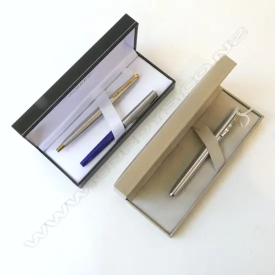 2 PARKER FOUNTAIN PENS + SHEAFFER ROLLER BALL PEN, CASED