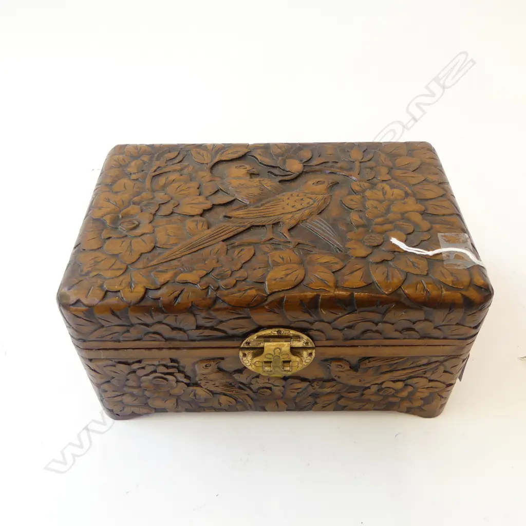 SMALL CAMPHOR WOOD L220MM WITH CONTENTS COSTUME JEWELERY Image 1++